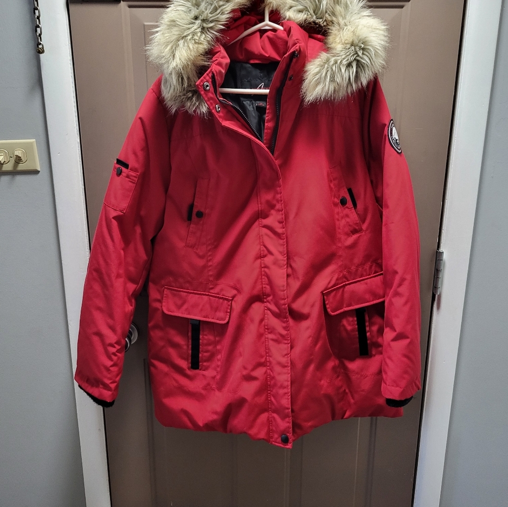 Womans red Alpinetek winter jacket size large super warm. Only tried on.